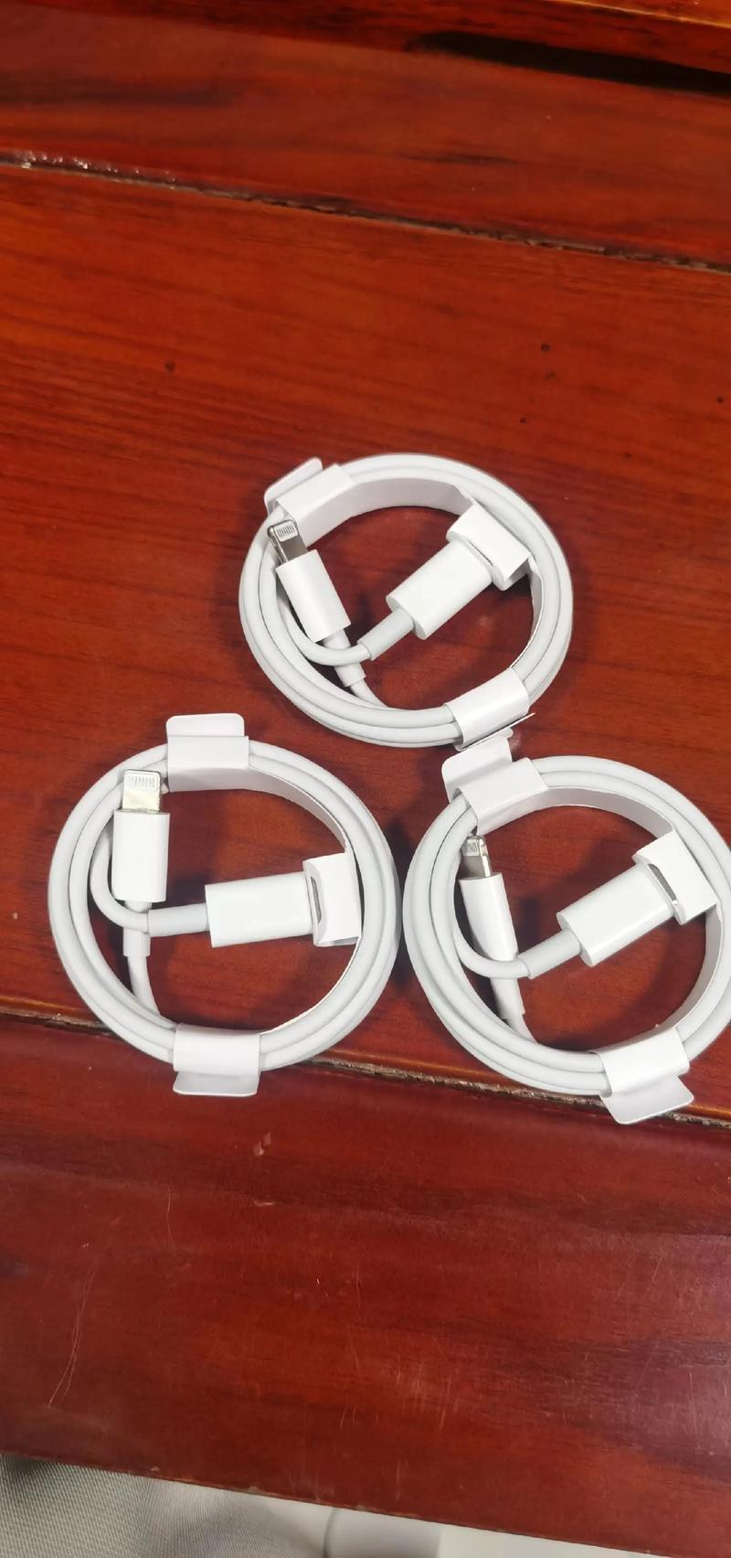 长期收购工厂存库数据线,充电宝,充电头,适配器等3c电子产品