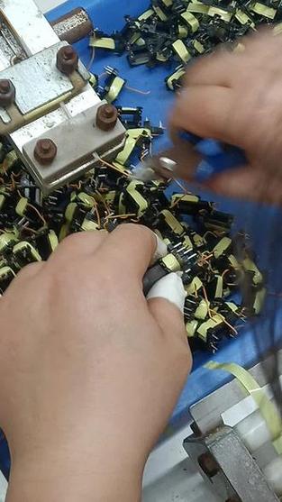 电子产品  #工厂实拍 #变压器绕线