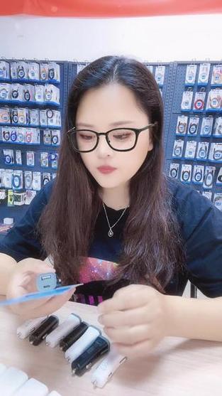 抖音小助手  #数据线工厂  #对口型  #电子产品  #pd快充  @八两脖热